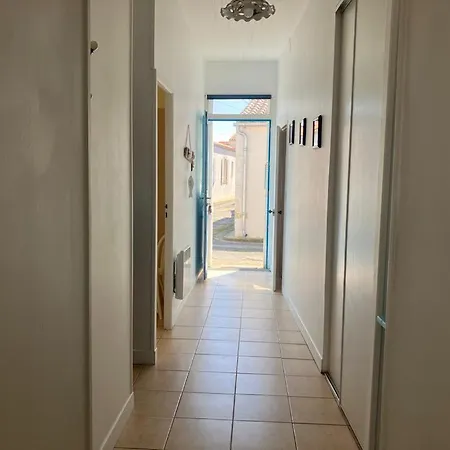Agreable Maison De Plein Pied Nyaraló Le Château-dʼOléron